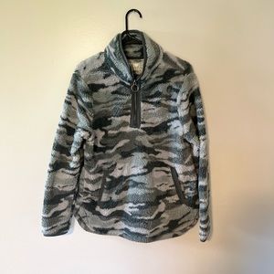 Sherpa Quarter Zip : Size Large